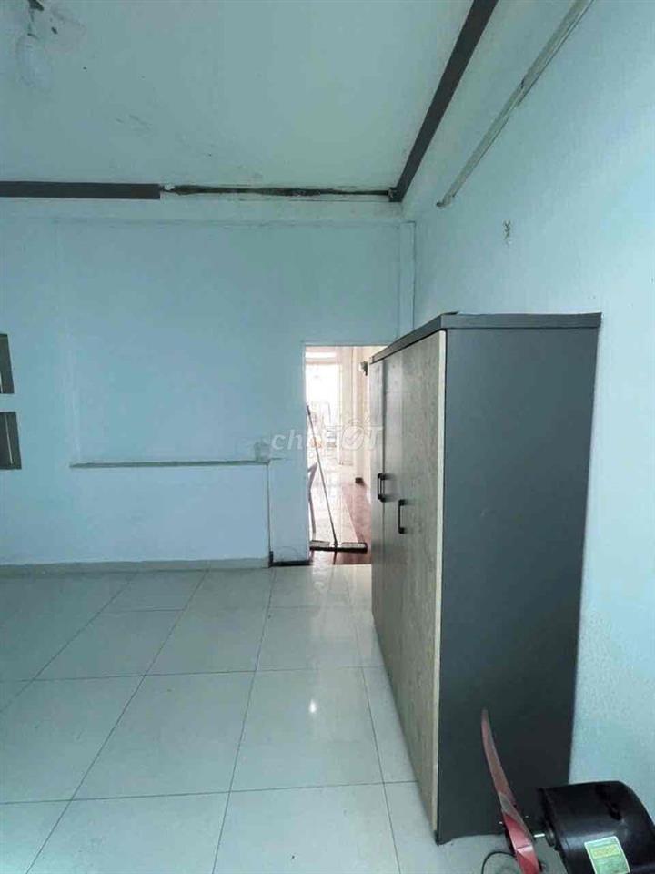 Studio máy lạnh 2tr8-2tr9