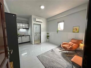 Studio cửa sổ trời Nguyễn Văn Lượng