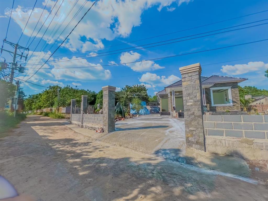 Siêu phẩm đất vườn 1800m2 có sẵn 500m2 thổ cư, chủ ngộp mua 2,1 tỷ giờ cần tiền ra gấp 1,4 tỷ