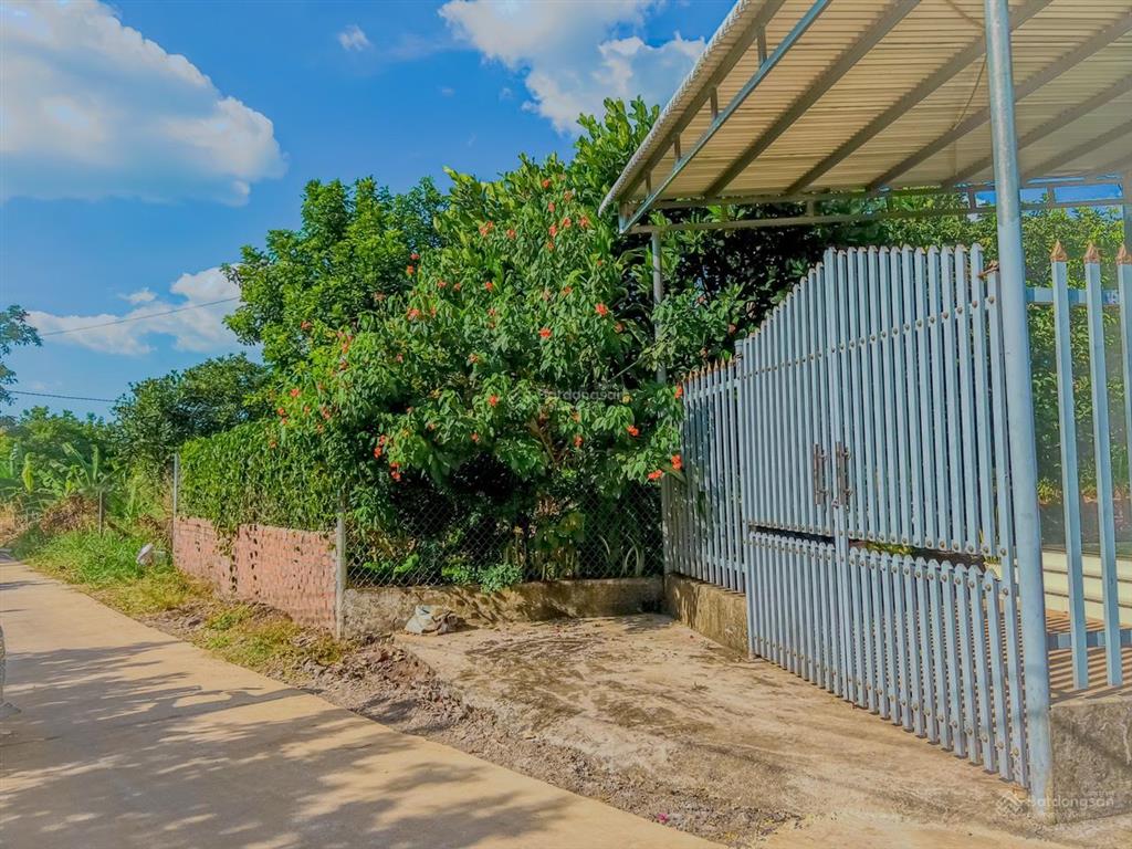 Siêu phẩm đất vườn 1800m2 có sẵn 500m2 thổ cư, chủ ngộp mua 2,1 tỷ giờ cần tiền ra gấp 1,4 tỷ