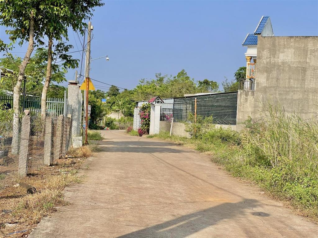 Siêu phẩm đất vườn 1800m2 có sẵn 500m2 thổ cư, chủ ngộp mua 2,1 tỷ giờ cần tiền ra gấp 1,4 tỷ