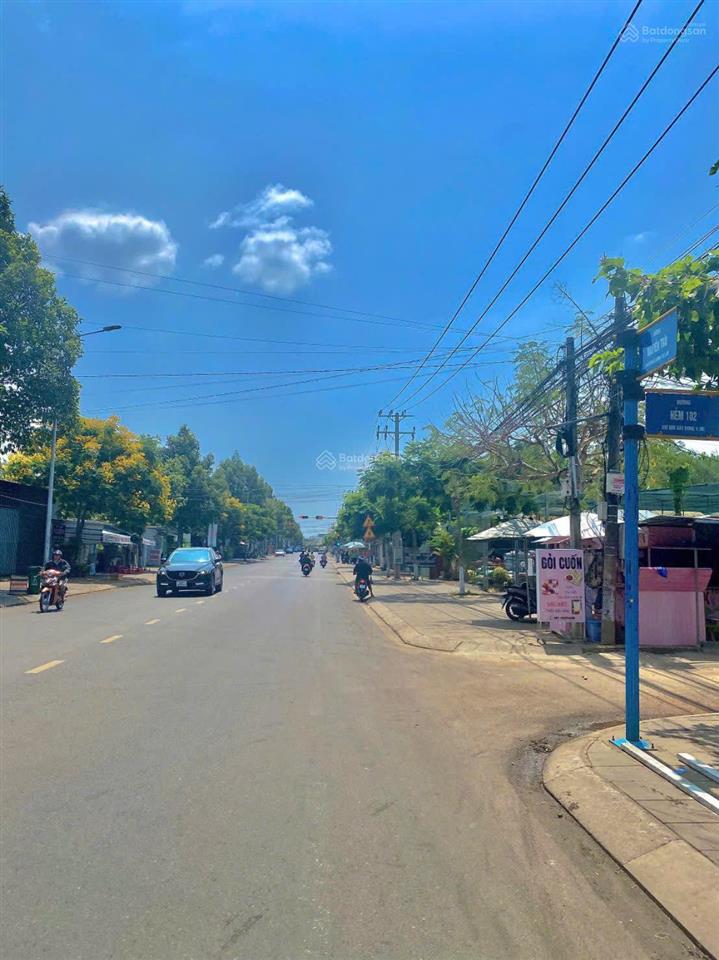 Lời ngay từ lúc mua. bán nhanh cắt lỗ đất thổ cư trung tâm dầu giây, 150m2, mặt tiền nhựa