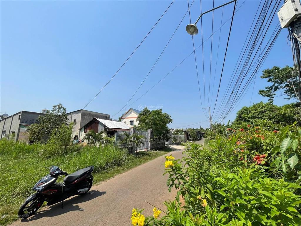 Kẹt tiền cắn răng bán lô đất vàng gần trung tâm hành chính dầu giây, 469 triệu  96m2.