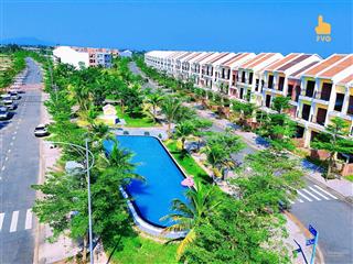 Chủ định cư sang mỹ, cần bán nhà 3 tầng 240m2 sàn cạnh hồ bơi sát sông hội an