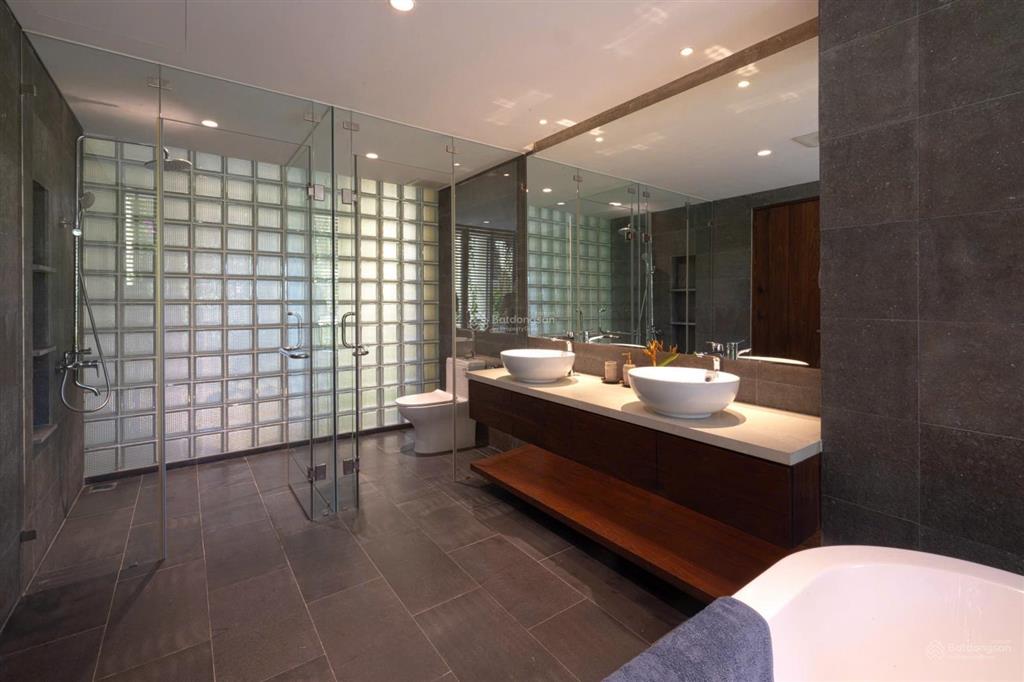 Hiếm có căn góc villa 3 mặt thoáng kề sông hội an, sổ hồng lâu dài, 316m2