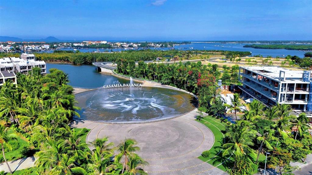 Hiếm có căn góc villa 3 mặt thoáng kề sông hội an, sổ hồng lâu dài, 316m2