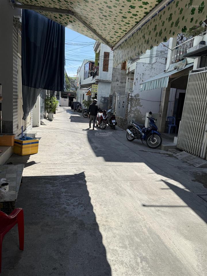 Bán nhà 2 tầng trung tâm nha trang cách biển chỉ 500m