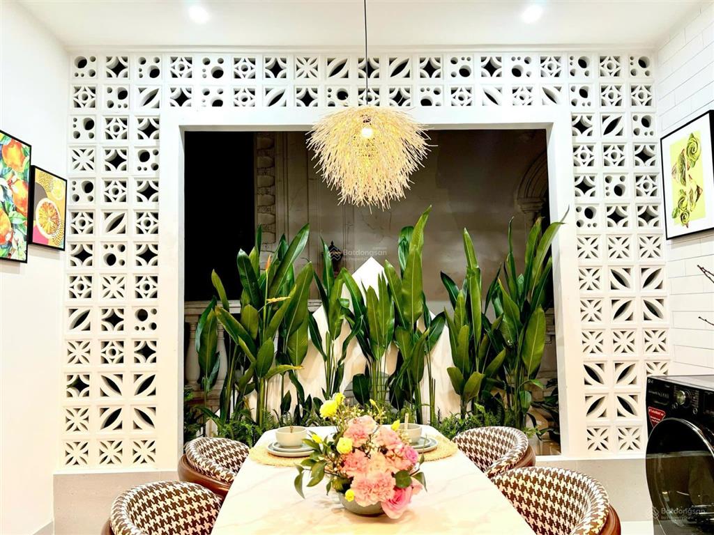 Nhà đẹp thích quảng đức hxh 3/, công viên nội khu, 3,5l, ngang 4m, gấp bán.  a khải 0961 707 ***