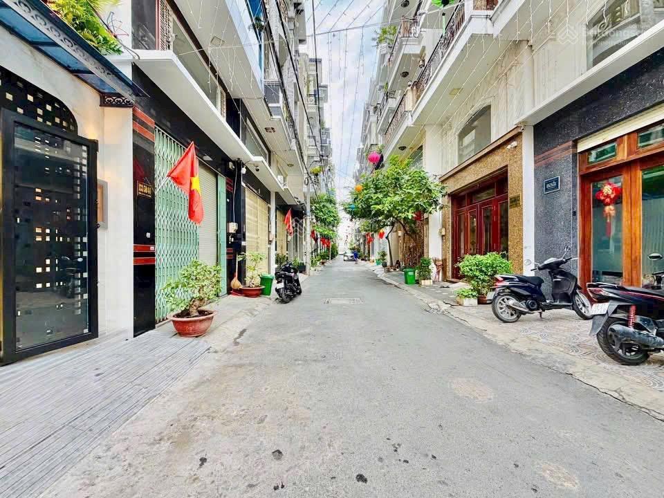 Bán siêu phẩm nhà phố khu đồng bộ có thang máy đường trần thị trọng, phường 15, quận tân bình