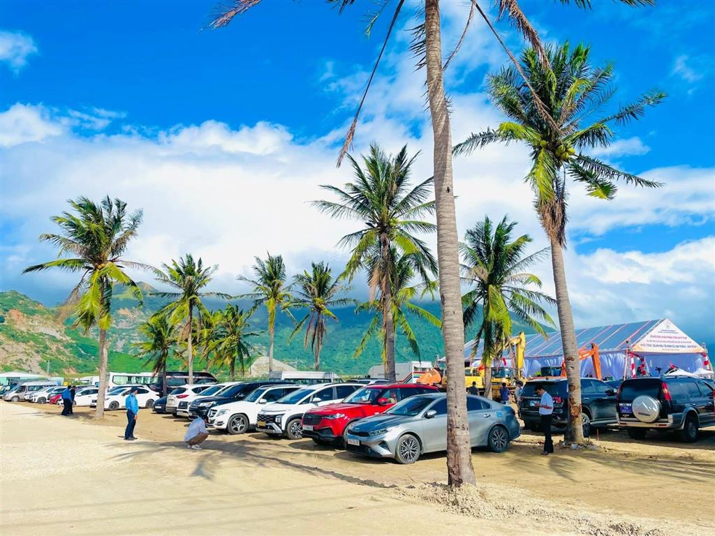 Hiếm có 7.500m2 full thổ cư gần cửa ngõ vào sân bay quốc tế vân phong  mặt nhựa 16m hiện trạng
