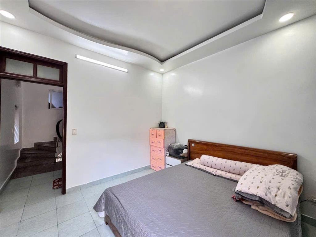 📍📍Nhà mặt đường Thư Trung - Văn Cao - 48m 4 tầng - Sân cổng riêng