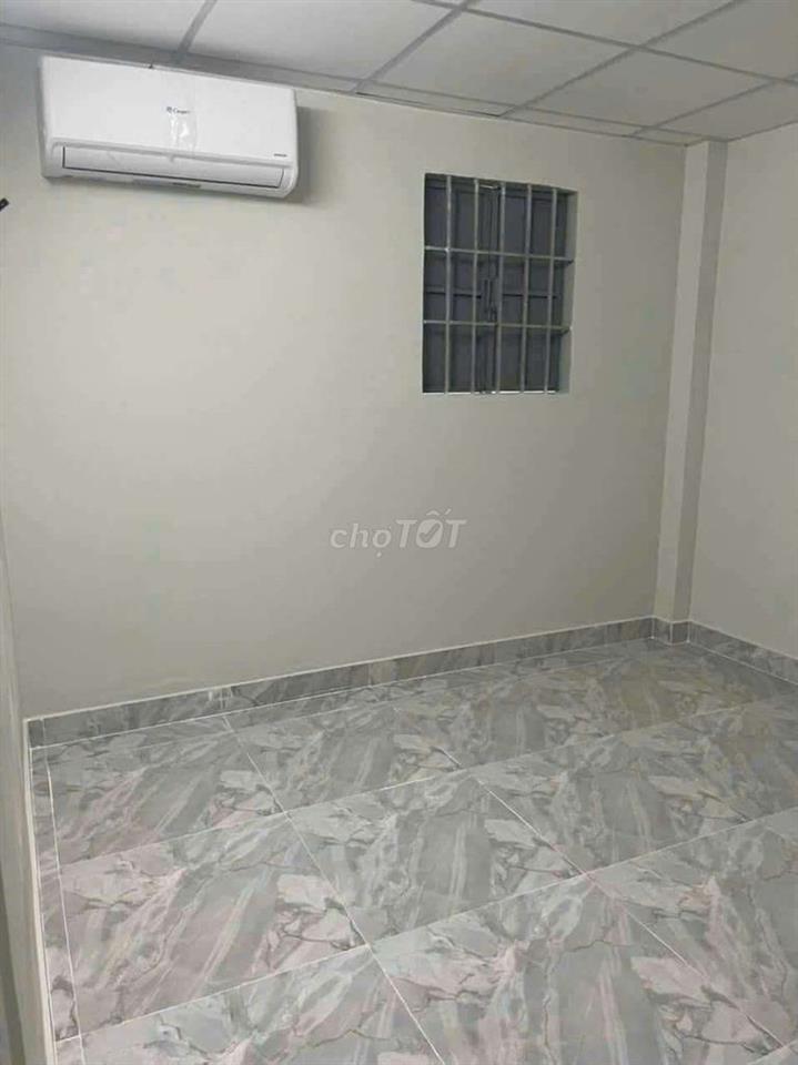 Nhà 4x13m lửng 3pn 1wc. Hẻm 1/ xe hơi thông Đường phạm văn chiêu gv