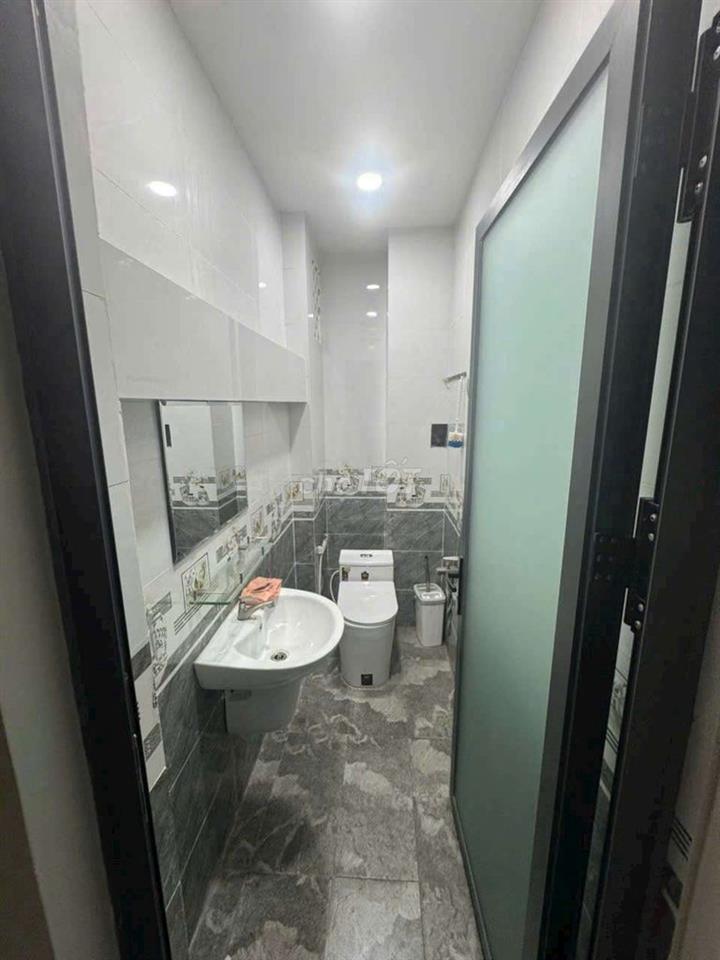 Mặt tiền Đs 3 p9 gv. 4x16m 3lầu 5pn 6wc thang máy. Kinh doanh ok