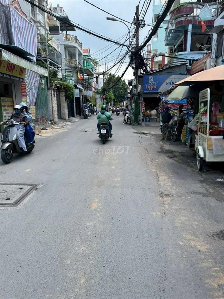 Mặt tiền Đs 3 p9 gv. 4x16m 3lầu 5pn 6wc thang máy. Kinh doanh ok