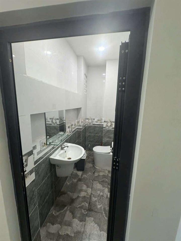 Mặt tiền Đs 3 p9 gv. 4x16m 3lầu 5pn 6wc thang máy. Kinh doanh ok
