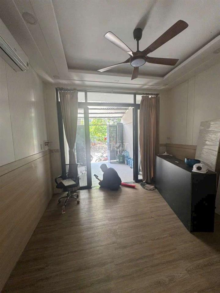 Mặt tiền Đs 3 p9 gv. 4x16m 3lầu 5pn 6wc thang máy. Kinh doanh ok