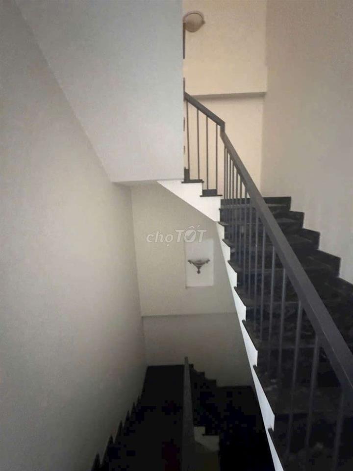 Mặt tiền Đs 3 p9 gv. 4x16m 3lầu 5pn 6wc thang máy. Kinh doanh ok