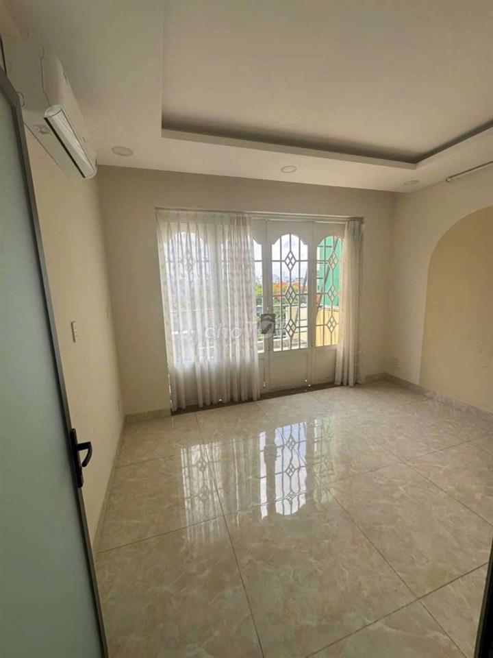 Mặt tiền Đs 3 p9 gv. 4x16m 3lầu 5pn 6wc thang máy. Kinh doanh ok