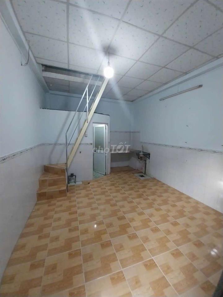 Phong4.5x6m lầu 1pn rộng rãi 1wc. Hẻm 22 ĐS 21 p8 Gò Vấp