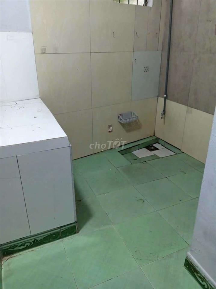 Nhà 4x13m lửng 2pn 1wc có sân rộng. ĐS 21 p8 gv