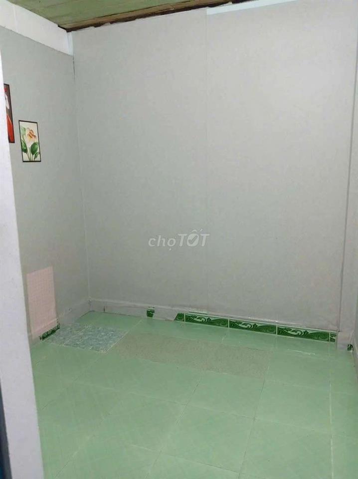 Nhà 4x13m lửng 2pn 1wc có sân rộng. ĐS 21 p8 gv