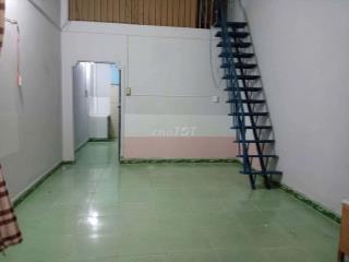 Nhà 4x13m lửng 2pn 1wc có sân rộng. ĐS 21 p8 gv