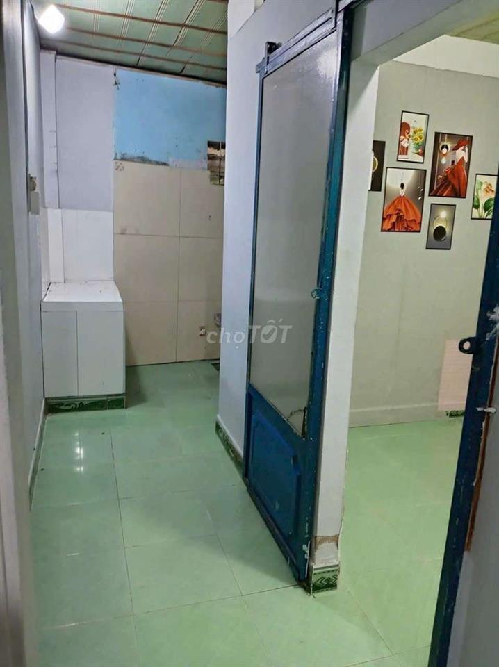 Nhà 4x13m lửng 2pn 1wc có sân rộng. ĐS 21 p8 gv