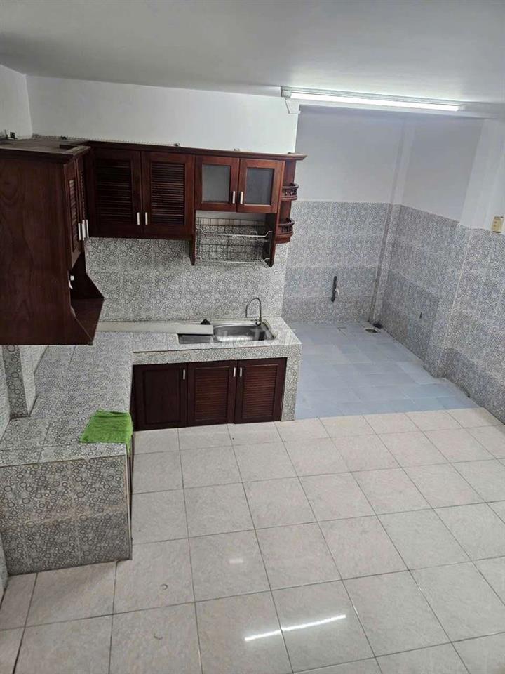 Nhà 4x17m lầu 2pn 2Wc sân thượng. Sân trước. HXH. Gần ngã ba cây trâm