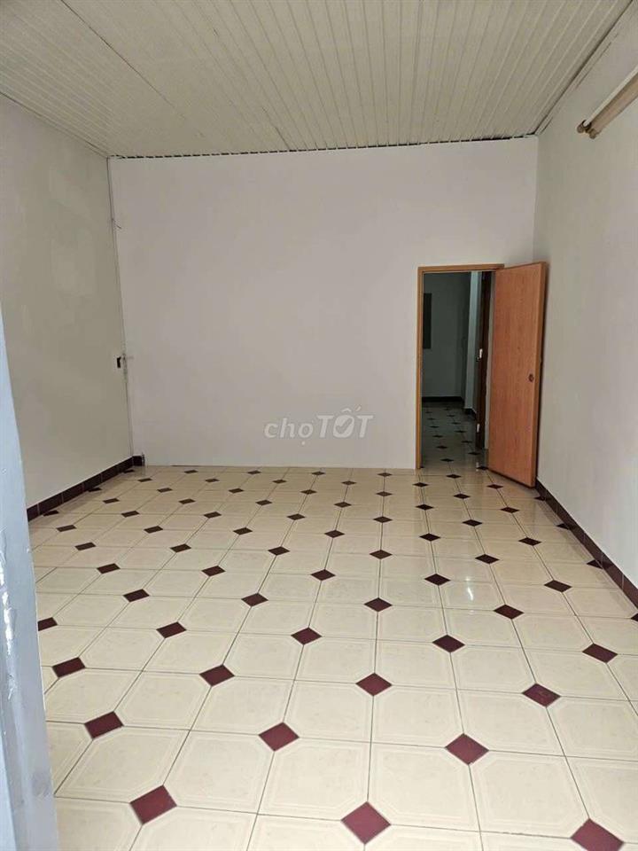 Nhà 4x17m lầu 2pn 2Wc sân thượng. Sân trước. HXH. Gần ngã ba cây trâm