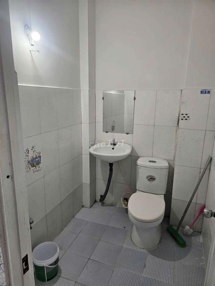 Nhà 4x17m lầu 2pn 2Wc sân thượng. Sân trước. HXH. Gần ngã ba cây trâm