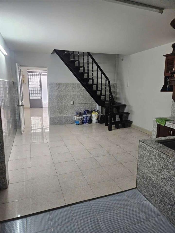 Nhà 4x17m lầu 2pn 2Wc sân thượng. Sân trước. HXH. Gần ngã ba cây trâm