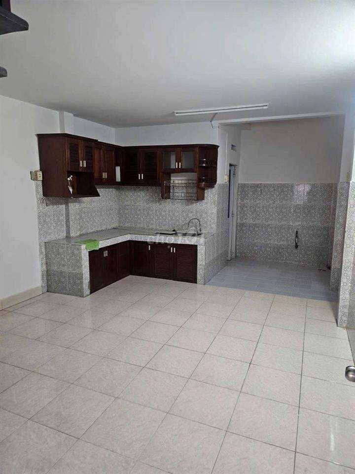 Nhà 4x17m lầu 2pn 2Wc sân thượng. Sân trước. HXH. Gần ngã ba cây trâm