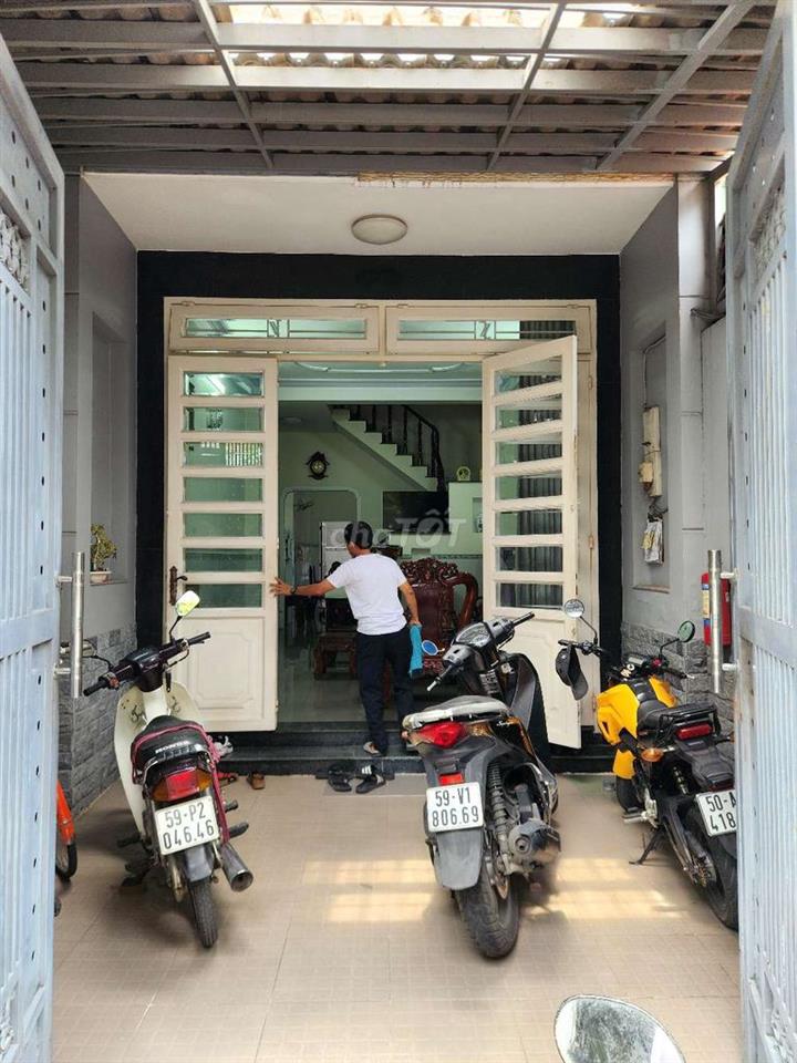 Nhà đẹp 4x18m trệt 3Lầu 4pn 3wc có 3ML .Huỳnh văn Nghệ p15 Tân Bình