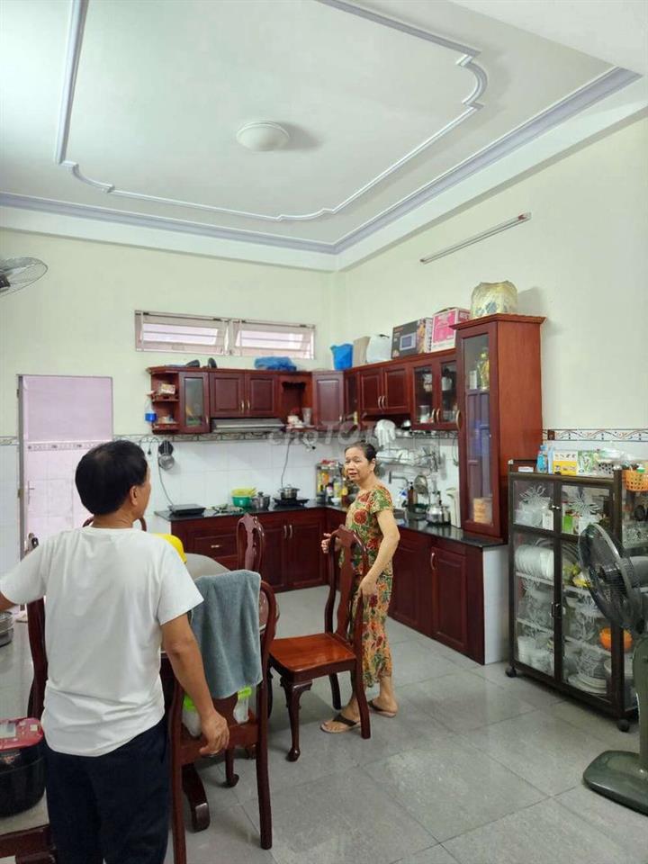 Nhà đẹp 4x18m trệt 3Lầu 4pn 3wc có 3ML .Huỳnh văn Nghệ p15 Tân Bình