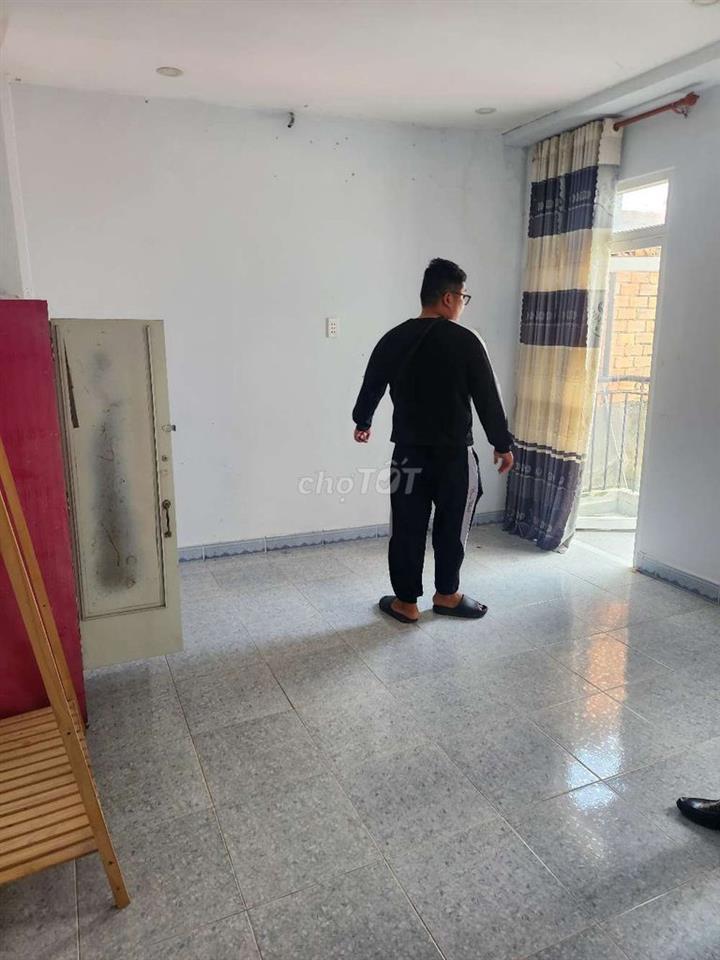 Nhà 8x4m lầu 1pn 2Wc. Đối diện EMART phan Huy Ích p12 Gò Vấp