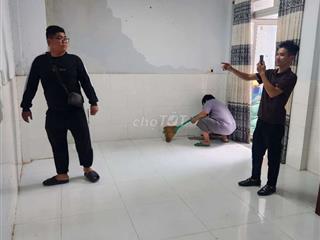 Nhà 8x4m lầu 1pn 2Wc. Đối diện EMART phan Huy Ích p12 Gò Vấp
