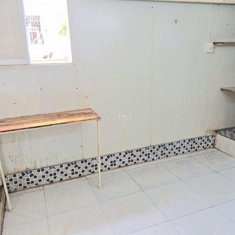 Phòng gác cao kế ĐH GIAO THÔNG VẬN TẢI