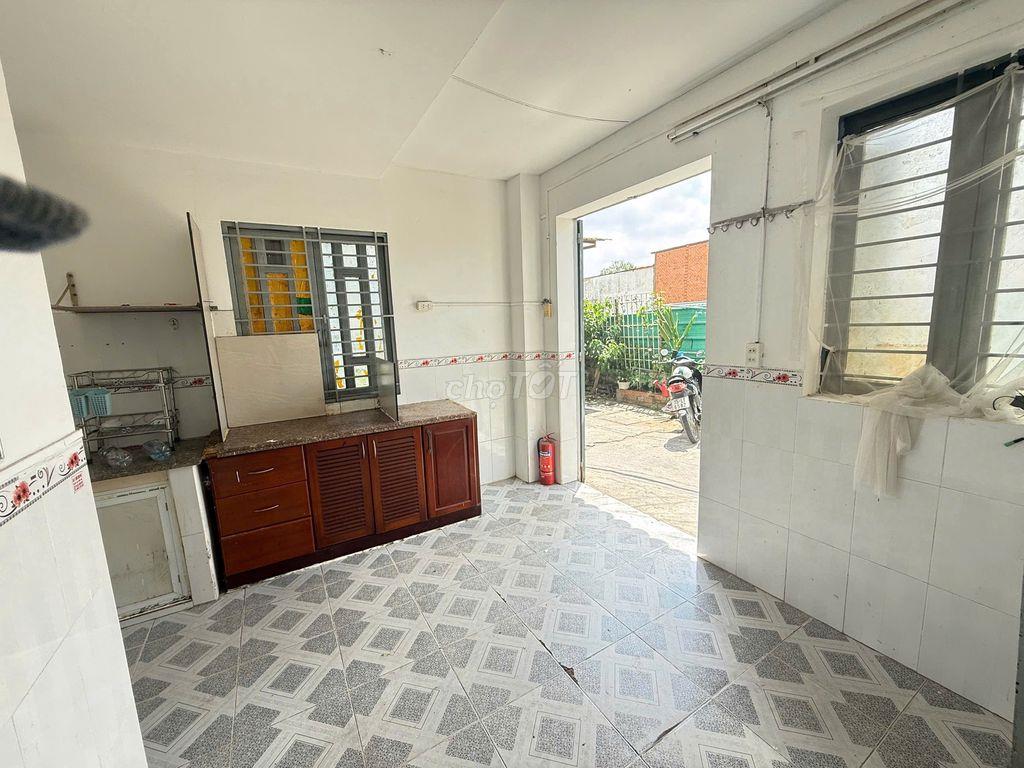 Phòng 25m2 mặt tiền hẻm 137  Ung Văn Khiêm gần D2, gác cao thẳng người