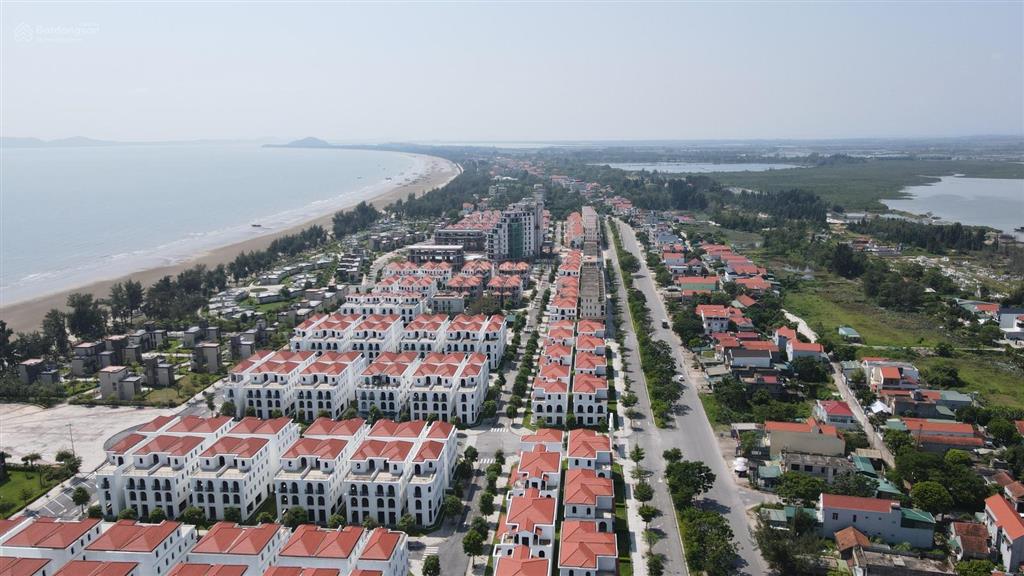 Bán lô đất 200m2 view biển trà cổ mặt tiền 5m, đối diện khách sạn khe tràm vị trí đắc địa