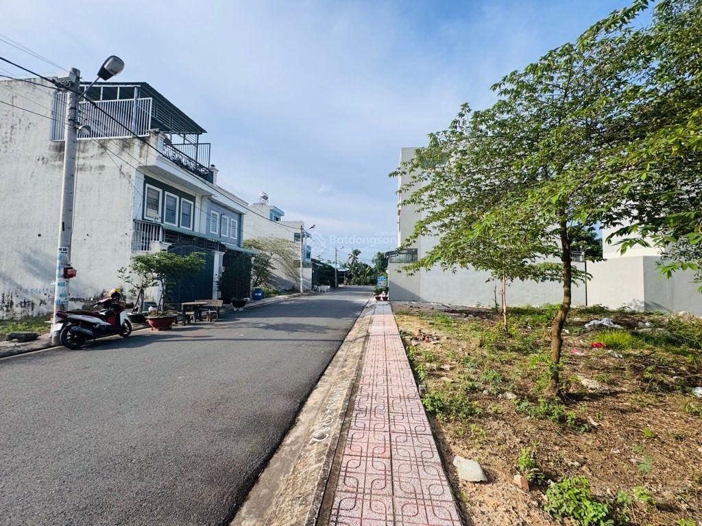 2.95 tỷ đất ở hẻm xe hơi gần đh luật cs3 long phước