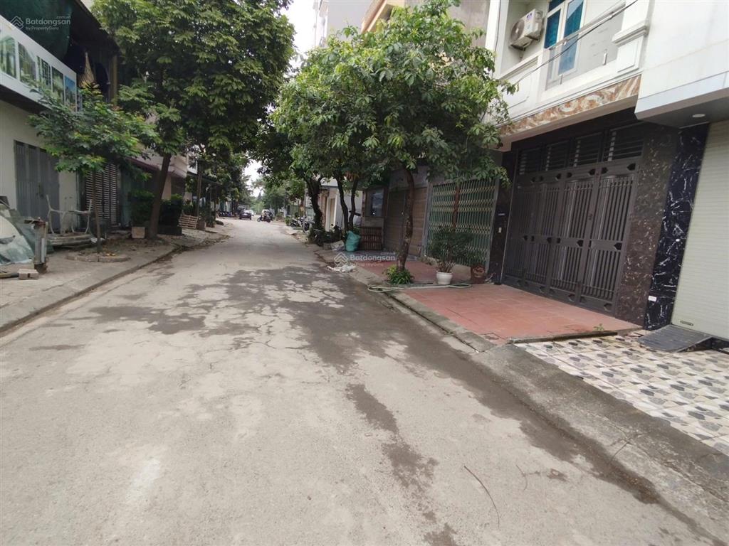 Cc bán nhà 4 tầng  đất dv yên nghĩa  lô góc
