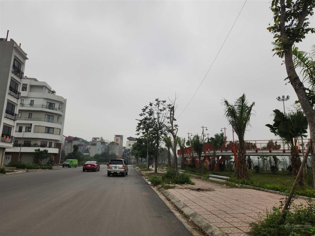 Tôi bán đất tđc ngọc thụy, lb lô góc dt 115m, mt 20m,đg17m view công viên, via hè to kdoanh 39,x tỷ