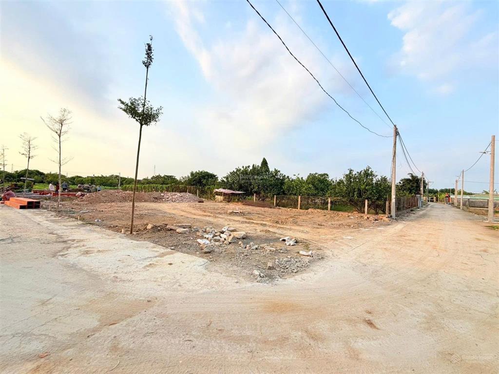 Bán đất ngay ngã tư chợ tân triều, 1 tỷ 350/80m2, sổ hồng thổ cư, đường giao thông 8m