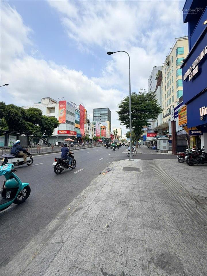 Cho thuê tòa nhà mt phan đăng lưu ngay trung tâm bình thạnh, 6x14m, có hầm xe riêng