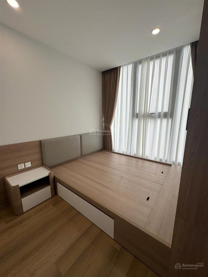 Chung cư tố hữu. dt72m2 lô góc, view hồ, full nội thất.