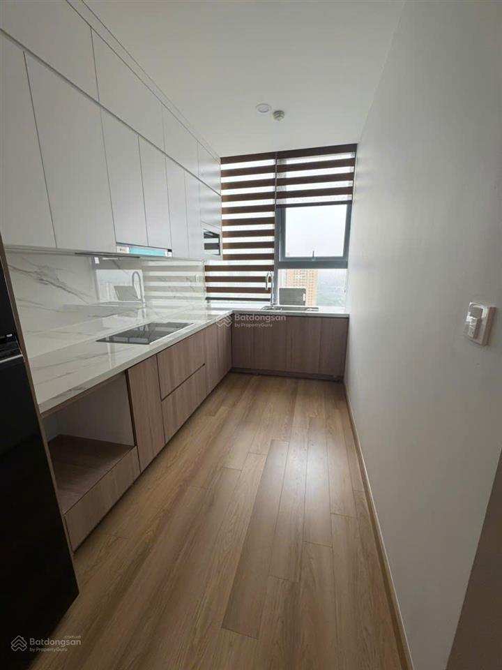 Chung cư tố hữu. dt72m2 lô góc, view hồ, full nội thất.