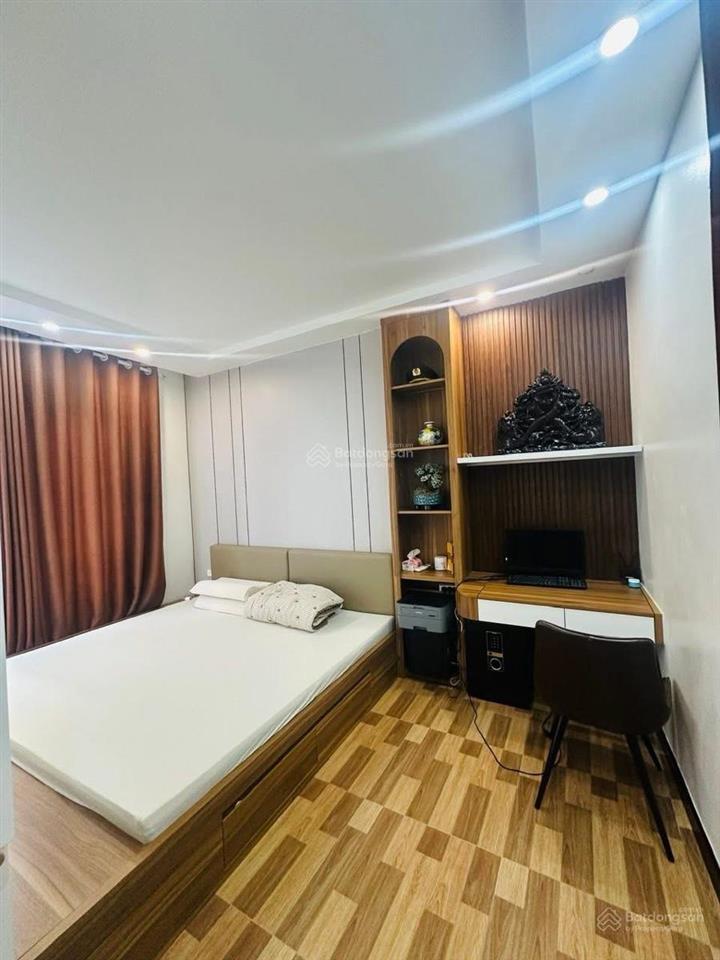 Nhà gần đường tố hữu. diện tích 30m2 xây 4 tầng. oto vào nhà. giá 7,8 tỷ