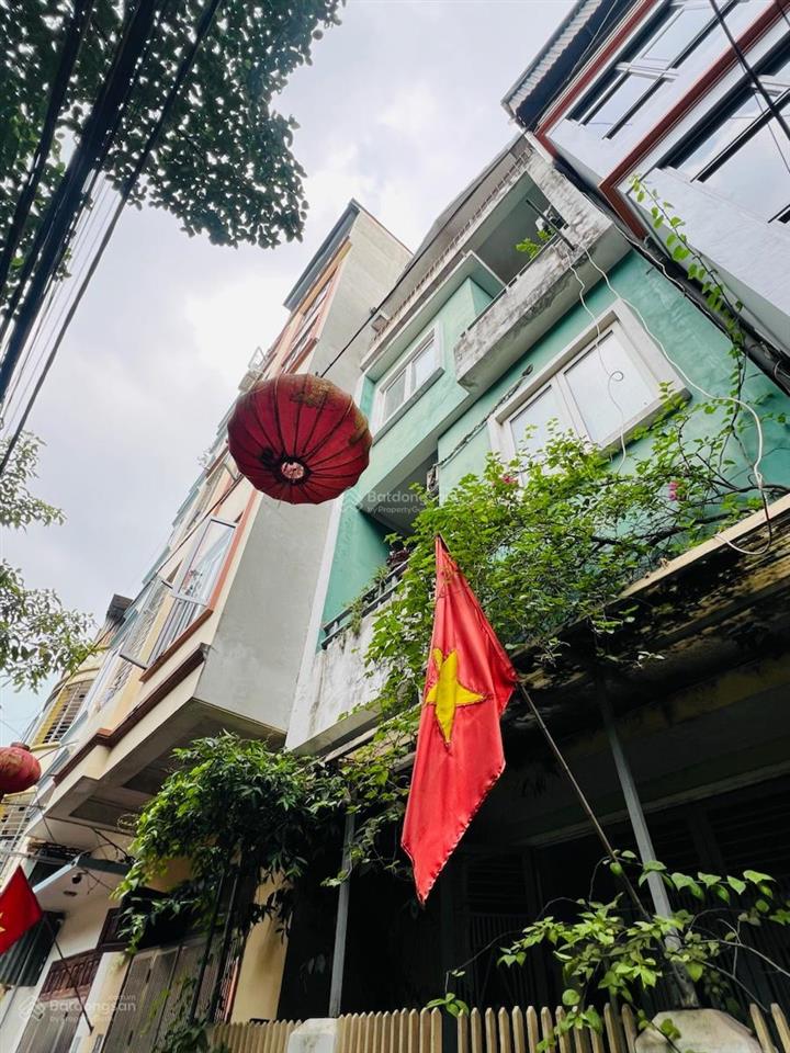 Nhà phú đô sử dụng 52m2. xây 4 tầng, gần chợ, oto 5 tạ view thoáng, gần sân vận động mỹ đình.