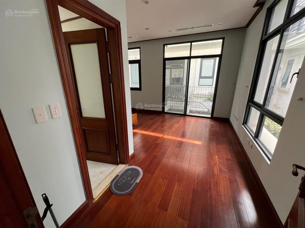 Siêu biệt thự vinhomes green bay 150m, 5 phòng ngủ khép kín, hầm riêng, sống chuẩn thượng lưu!