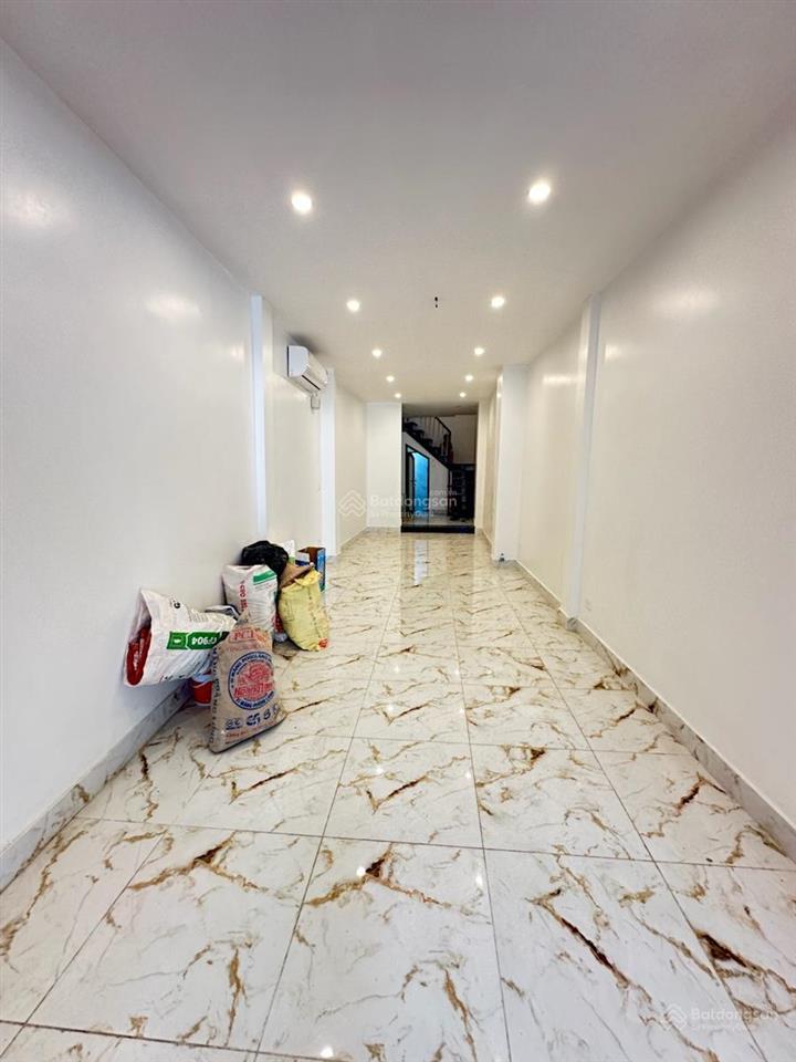 Mặt phố kim hoa dt sử dụng 30m. kinh doanh, oto, 2pn